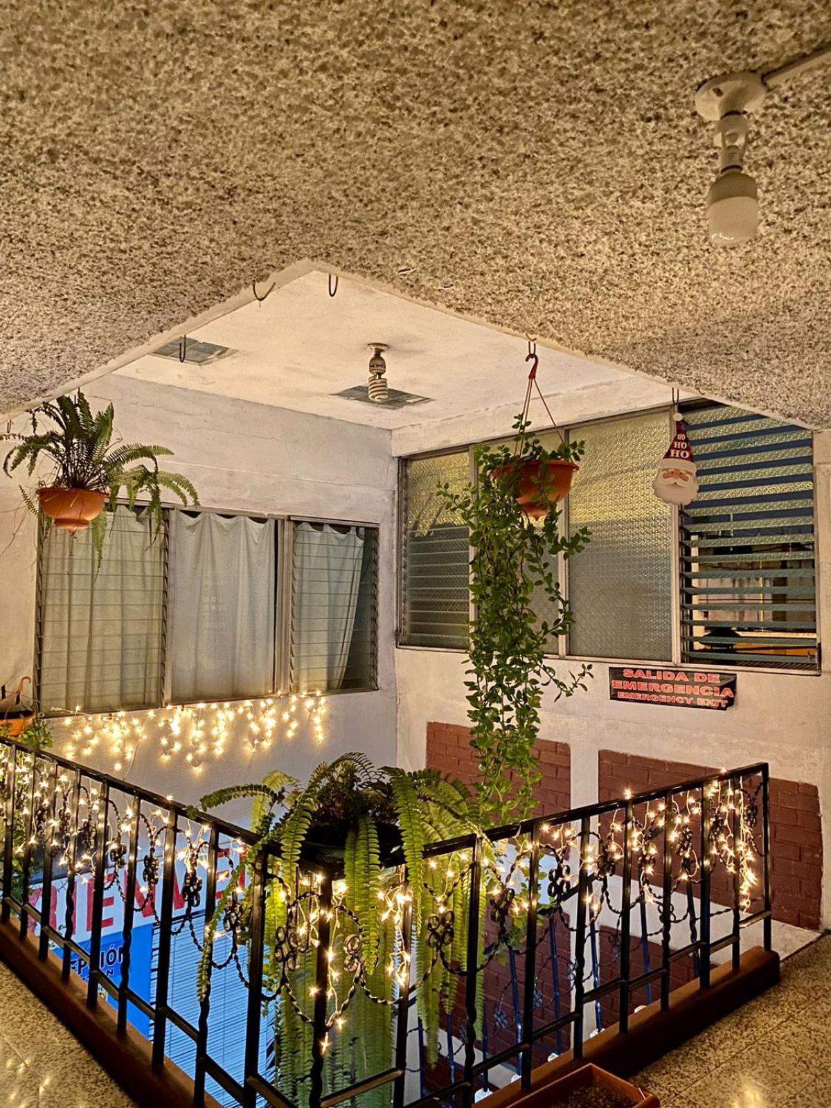 Hotel El Meson Guatemala מראה חיצוני תמונה