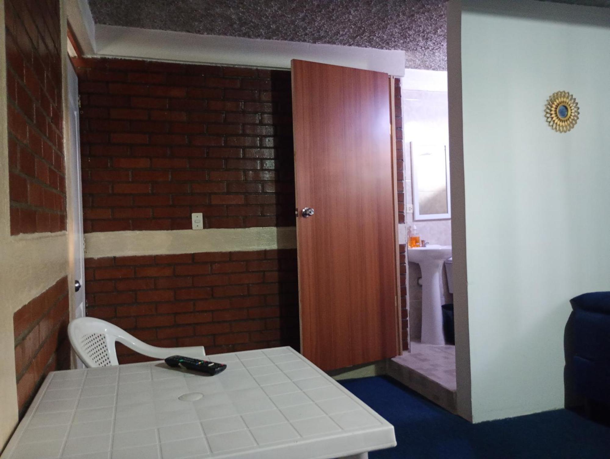 Hotel El Meson Guatemala מראה חיצוני תמונה